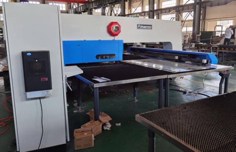 Máy đột cnc: đưa gia công kim loại tấm lên tầm cao mới với tự động hóa và độ chính xác vượt trội cho sản xuất hàng loạt