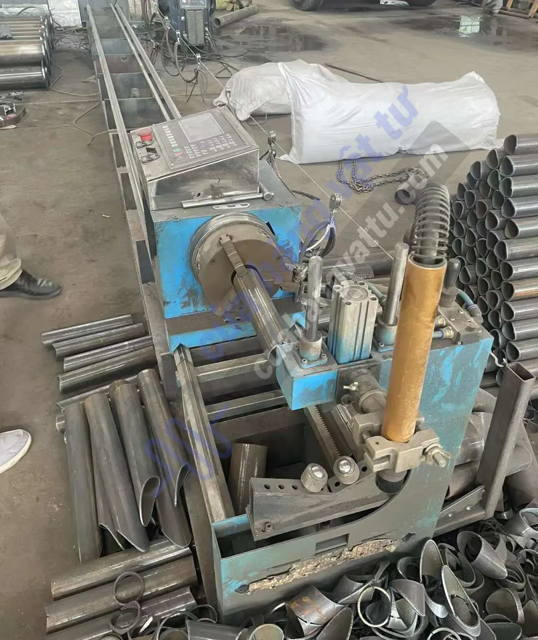 Máy cắt ống Plasma CNC