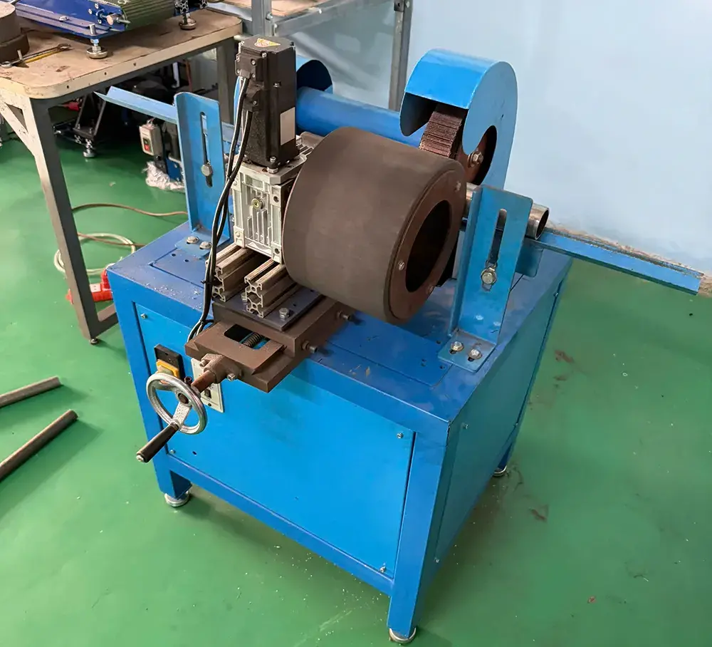 máy đánh bóng ống